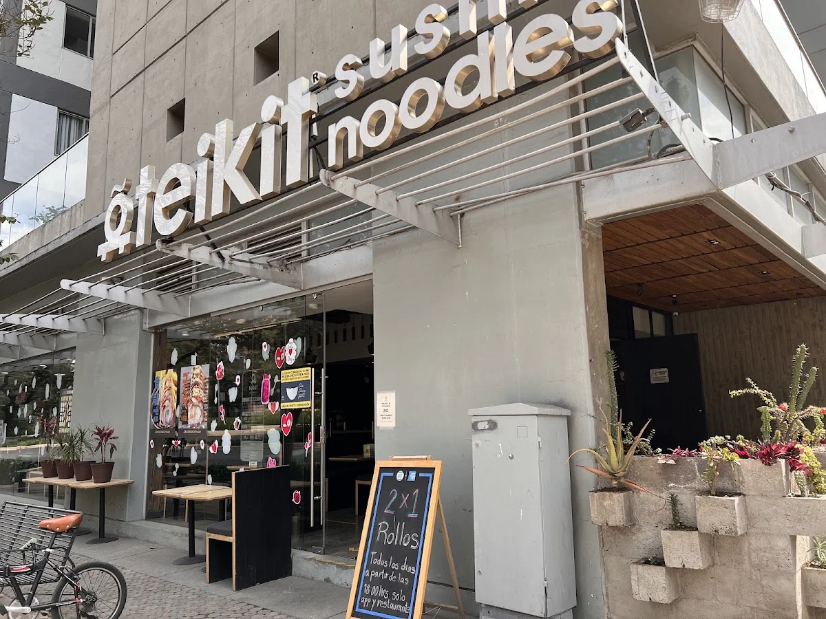 Teikit Sushi & Noodles