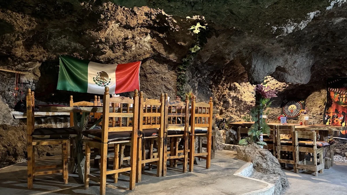Mictlán Restaurante Subterráneo
