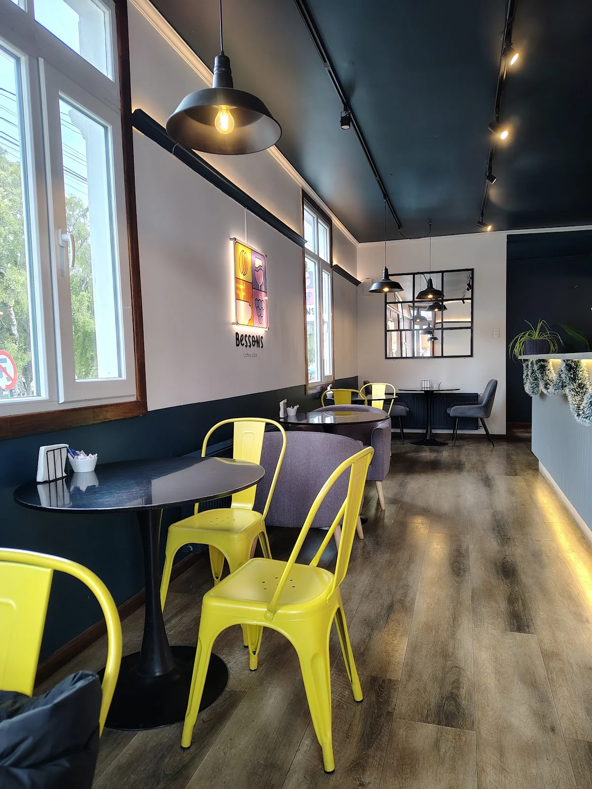 Bessons Coffee & Bar