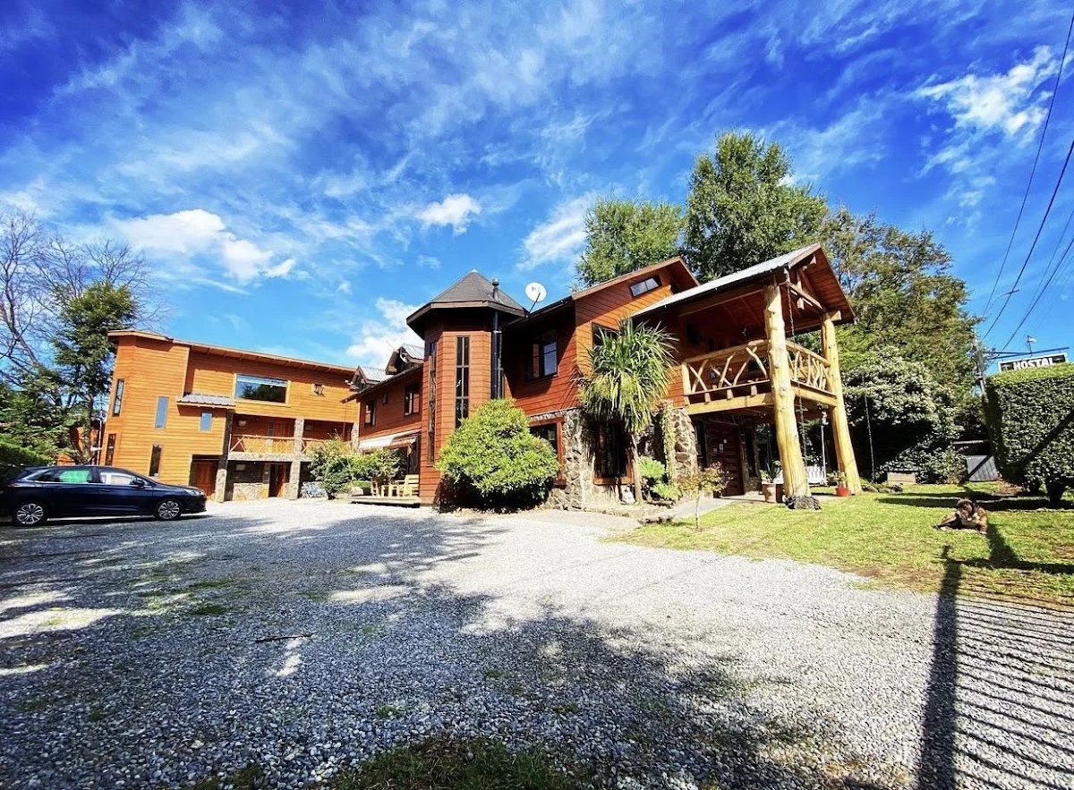 Hotel y Hostal Andes Pucon